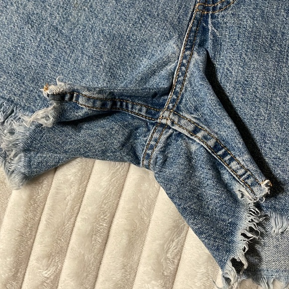 Levis 555 Guy’s Fit Vintage Short | Size 14 - Picture 6 of 12